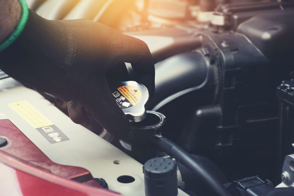 33 Items To Build A DIY Winter Emergency Kit For Your Car