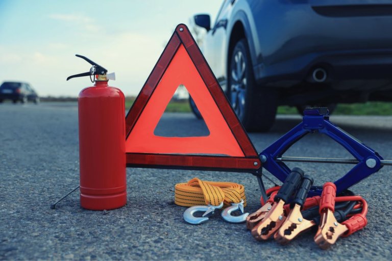 18 Items For Your DIY Summer Emergency Car Kit