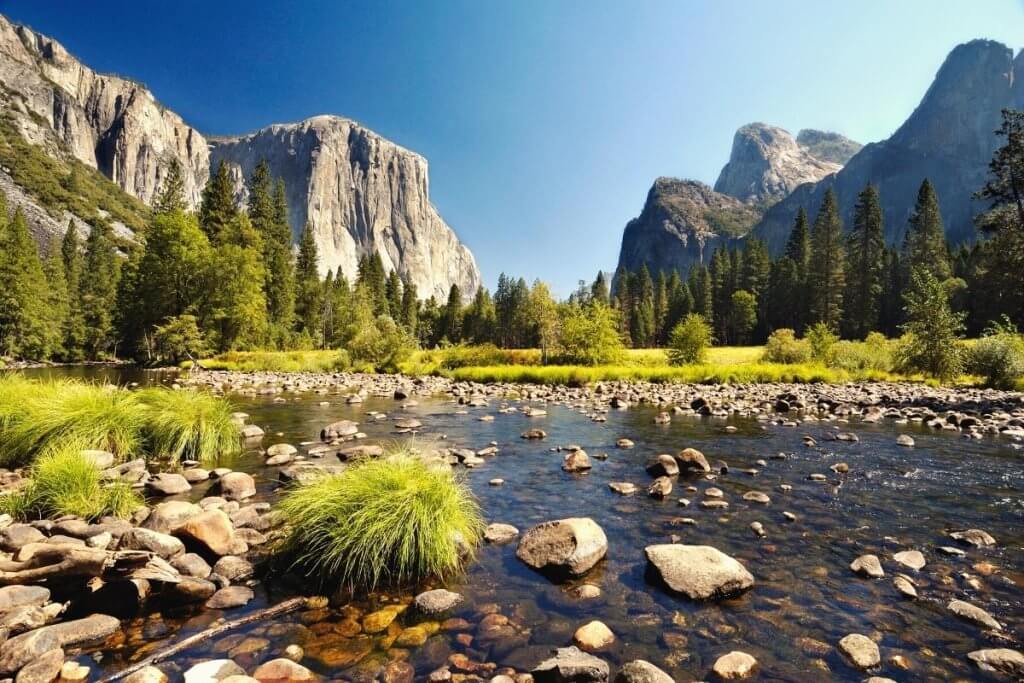 beauitful view of Yosemite National Park in California
