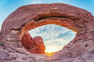Sunrise at Arches National park already with crowds of people