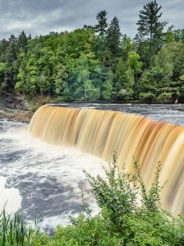 Family Road Trip - 6 Breathtaking Scenic Drives in Michigan