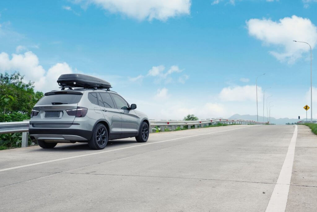 Family Road Trip - How to Pack a Roof Box For Your Next Road Trip [12 Tips]