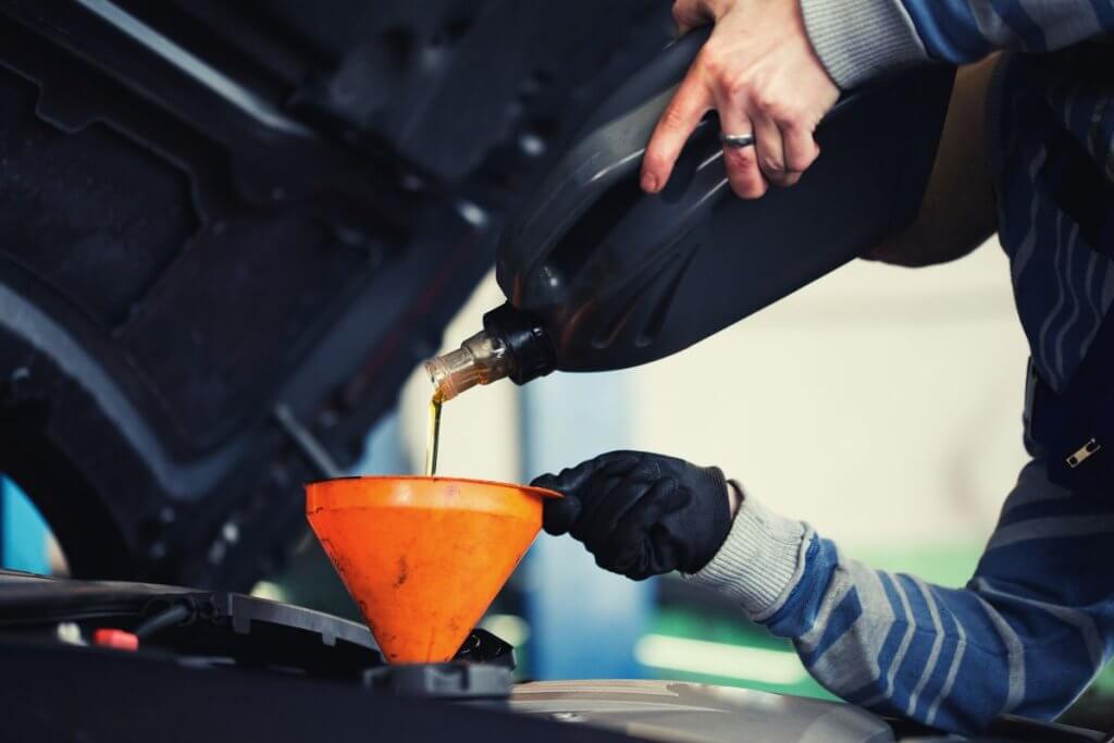 RoadwayReady - Should I Change My Oil Before a Road Trip